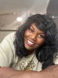 Eva Izzo's Instagram, Twitter & Facebook