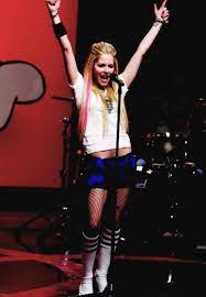 Born september 27, 1984) is a canadian singer, songwriter and actress. Avril Lavigne News On Twitter Girlfriend Was The Top Selling Song Of 2007 With Over 7 3 Million Worldwide Sales Happybirthdaygirlfriend Http T Co Egsha7clul