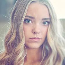 Hallie Taylor's Instagram, Twitter & Facebook