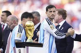 Photo Coupe du monde. Leandro Paredes prend la parole après la défaite ...