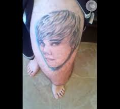 Foto: Fã de Justin Bieber tatua o rosto do cantor na perna