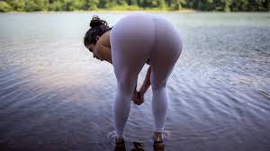 PAWG fishing in see through leggings - XNXX.COM