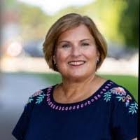 Julie Mescher's Instagram, Twitter & Facebook