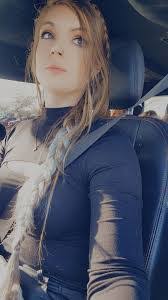 Leila Schafer's Instagram, Twitter & Facebook