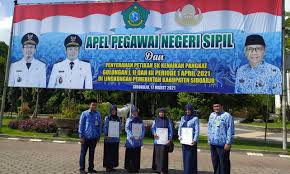 Pranata komputer adalah pegawai negeri sipil yang bertugas dan tanggung jawab wewenang beserta hak penuh untuk melakukan kegiatan sistem informasi yang berbasis komputer. Ebsite Komunitas Pranata Komputer Kabupaten Sidoarjo Komunitas Pranata Komputer Kabupaten Sidoarjo W