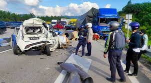 Hubungan sikap pengguna dengan keterlibatan dalam kemalangan jalan raya. Treler Terbabas Rempuh Tujuh Kenderaan Kosmo Digital