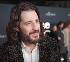 Listen to Vasilii'sbeautiful voice!