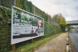 Kelly clarkson hosts the live telecast featuring the year's hottest musical acts, unexpected collaborations and buzzworthy moments. Grossflachige Billboard Plakatwerbung In Oo Werbering