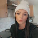 Carla Hillyer's Instagram, Twitter & Facebook