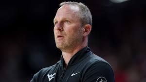 West Virginia fans believe Indiana, Darian DeVries cost them a March  Madness berth