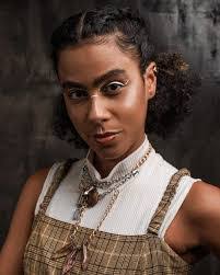 Jackie Cunha's Instagram, Twitter & Facebook