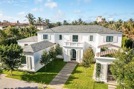 Homes for sale in courtyards, san antonio, tx have a median listing home price of $225,000. Palm Beach Homes For Sale New House Near Beach Has Elegant Yet Casual Vibe