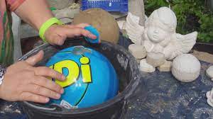 Kugel ca ø 250 mm aus beton. Beton Giessen Diy Betonkugel Im Ball Verbesserte Methode Mit Euren Tips Youtube