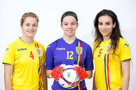 Este a treia echipă înfiinţată la cluj şi a zecea apărută pe teritoriul actual al româniei. Echipa NaÈ›ionalÄƒ De Fotbal Feminin A Romaniei Are Un Echipament Special Cum AratÄƒ Galerie Foto