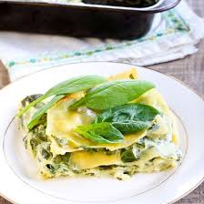 Lasagnes Aux Epinards Et A La Sauce Bechamel Vegetale Recette Lasagnes Lasagnes Epinards Recette Facile De Lasagne