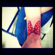 Watercolor splash and an outline. Pin By Sheymi On Tattoos And Piercings Disney Tattoos Minnie Tattoo Mouse Tattoos