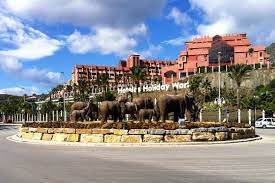 Estos son algunos de los mejores hoteles cerca de el elefante en benalmádena: La Glorieta De Los Elefantes Benalmadena Mapio Net