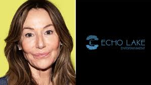 Doreen Wilcox's Instagram, Twitter & Facebook