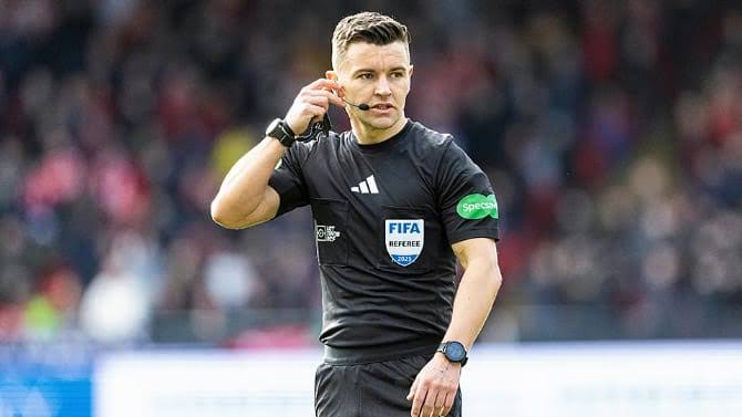 El escocés Nicholas Walsh, árbitro para el partido Stuttgart 1893 - Celta  de Vigo | IUSPORT: EL OTRO LADO DEL DEPORTE