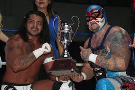Sin embargo, reapareció en las presentaciones de cd. Hijo Del Fantasma E Hijo De Dos Caras Triunfadores En El Arranque De Wr Pro Wrestling Resurrection