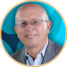 Dr. César Vázquez Muñiz...