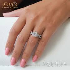 This 14kt White Gold Engagement Ring Diverges Into Two Entwin Round Diamond Engagement Rings Halo Round Halo Engagement Rings Vintage Inspired Engagement Rings