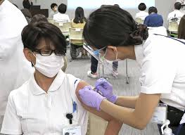 Jan 07, 2021 · the vaccine should be administered in a setting with full resuscitation facilities (e.g. Case Of Hives Reported In One Patient Following Covid 19 Vaccination In Japan The Japan Times
