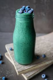 Glowing Green Spirulina Smoothie Smoothies Gesund Gesunde Smoothie Rezepte Smoothie Rezepte