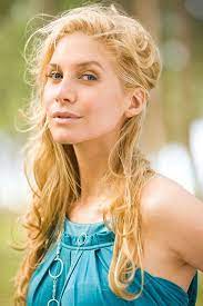 Elizabeth Mitchell By Larsen Talbert Elizabeth Mitchell Hottest Celebrities Actresses