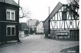 Neunkirchen besteht aus den ortsteilen altenseelbach, salchendorf, struthütten, wiederstein und zeppenfeld und ist eine alte bergbaugemeinde. Haus Zum Verkauf 57290 Nordrhein Westfalen Neunkirchen Siegerland Mapio Net