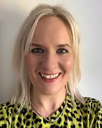 Fawn Thompson's Instagram, Twitter & Facebook