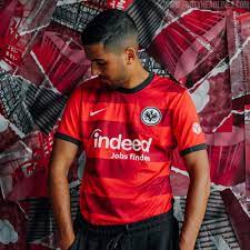 Ein aspekt der heimtrikots soll dynamik verleihen. Eintracht Frankfurt 21 22 Auswartstrikot Veroffentlicht Nur Fussball