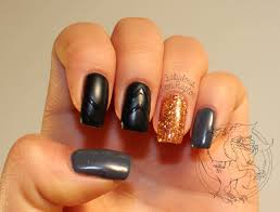 In order to better understand the options on the market, i will address the various types of enamel finish and what differentiates one from the other, so that they will master everything about the nail theme! Black Nails With One Glitter Nail Pasteurinstituteindia Com
