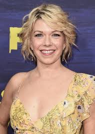 Stephanie Kinch's Instagram, Twitter & Facebook