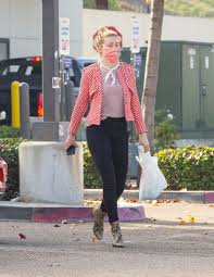 Most of her revenue stems from her career as an actress in hollywood. Amber Heard Out In San Diego 01 06 2021 Hawtcelebs
