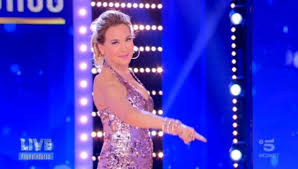 Barbara d'urso ha rivelato attraverso le sue instagram stories di essersi concessa una cena romantica con un uomo misterioso: Live Non E La D Urso Oggi Non Va In Onda Svelato Il Motivo 12 Aprile 2020