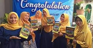 Banyak orang menjual manjakani dalam bentuk bubuk yang diolah dari buahnya. Kyojin Pakan Ayam Raksasa Posts Facebook