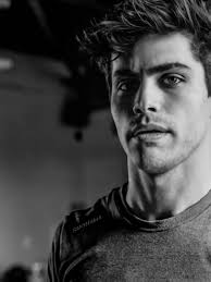 HAPPY BIRTHDAY @matthewdaddario!!!!! 🎉🎂🥳🎁 Felices 38 años para el señor  google en persona, quien siempre se va por las ramas hablando sobre lo que  sea, más si es un tema que le