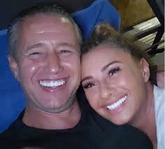 Anamaria prodan divorțează de laurențiu reghecampf după 13 ani de căsnicie nimeni nu ar fi crezut că cei doi vor ajunge aici, mai ales că păreau că au căsnicia perfectă. Pro Tv Anamaria Prodan ReacÈ›ie DupÄƒ Ce LaurenÈ›iu Reghecampf A Spus CÄƒ DivorÈ›eazÄƒ