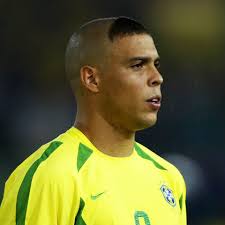 You play a game of FIFA and the loser HAS to get the R9 haircut. Who do you  choose to play? 🎮👇