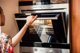 Außerdem sollte in regelmäßigen abständen nach dem gerät gesehen werden. Backofen Ausbrennen Anleitung In 4 Schritten