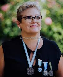 Mujeres de Malvinas, Silvia Barrera: “Debimos correr nuestros propios  miedos porque había que trabajar para el otro, para el soldado que llegaba  herido” https://www.lanuevaradiosuarez.com.ar/cat/noticia-74072.html