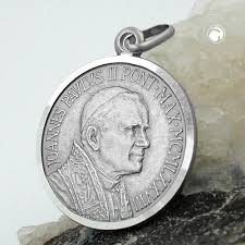 1 the medal is given irregularly by the senat der freien und hansestadt hamburg  de  to artists who contributed to musical life in hamburg, especially devoted to. Papst Johannes Paul Ii Anhanger Amulett Medaille Aus 925 Silber Schmuck Krone