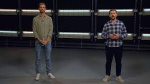 Wenn sie sie ignorieren, mit den schnellen schnitten, mit der dramatischen geigenmusik, geht es ihnen um. Joko Und Klaas Zeigen Bilder Aus Moria 15 Minuten Die Aufrutteln Stern De