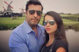 هو الميل، ومنه قول الله تعالى: Ù…Ù† Ù‡ÙŠ Ø²ÙˆØ¬Ø© Ø¨Ø§Ø³Ù… ÙŠØ§Ø®ÙˆØ± Ø¹Ø±Ø¨ÙŠ Ù†Øª