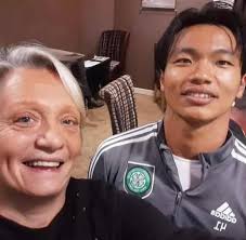 Recommendations for bottle of dry rose wine to buy from supermarket near  harbour. I like Pinot bluss.