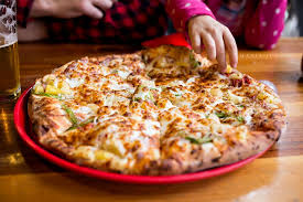 Pizza Port Ocean Beach Pizza Visit An Interesting Place In The Heart Of Ocean Beach To Have Some Delightful Pizza M Pizza Port Foodie San Diego Restaurants