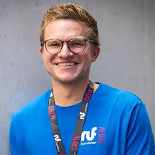 Lisa Lowen's Instagram, Twitter & Facebook