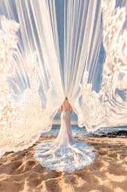 The average cost for a hawaii wedding in 2019 was $32,900 ($1,000 less than the national average of $33,900). Kauai Wedding Photographer Sandy Swift Photography