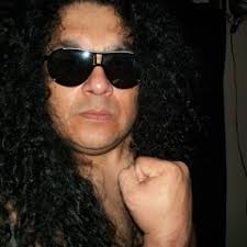 Stream aaron curioca music